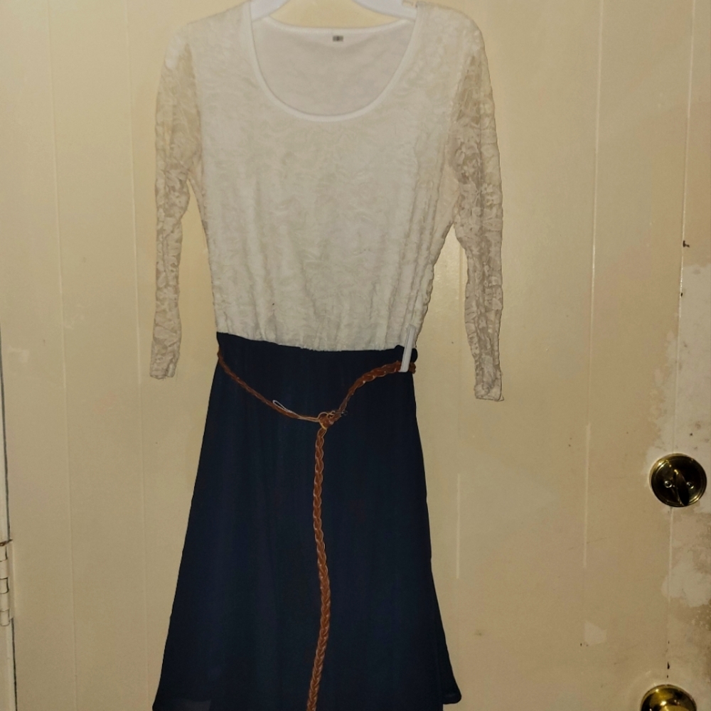 Small long sleeve lace dress